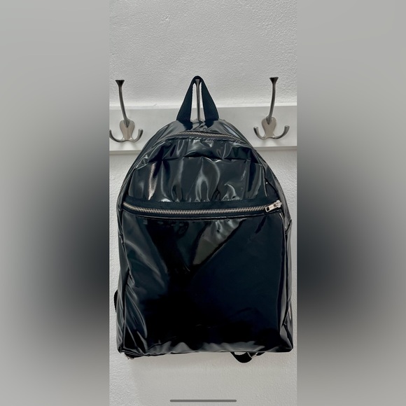 Backpack - Picture 4 of 7